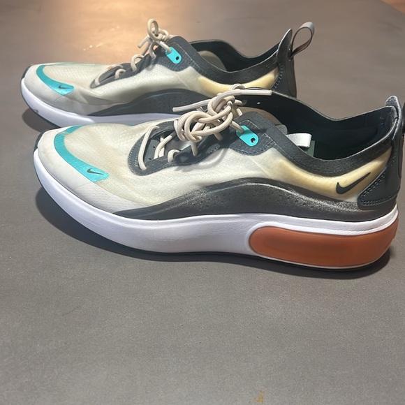 Nike Air Max Women size 10 - Picture 4 of 7